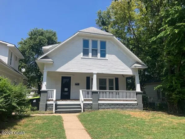 1227 W Austin St, Webb City, MO 64870