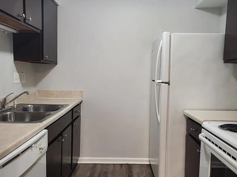 Foxfire West Apartments — Photo 79