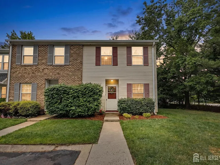 23 Morgan Pl — Photo 1