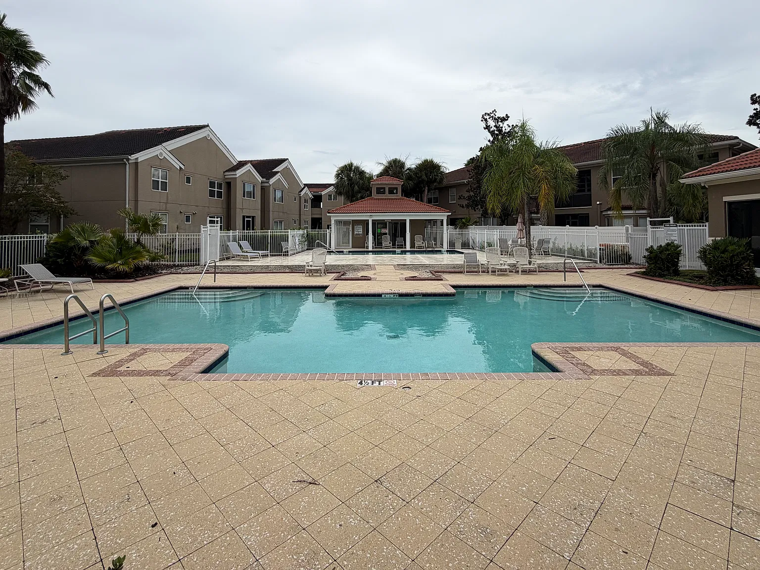 15215 Amberly Dr — Photo 2