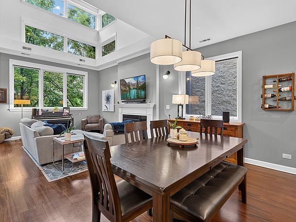 4th image of 1320 W Grenshaw St #2