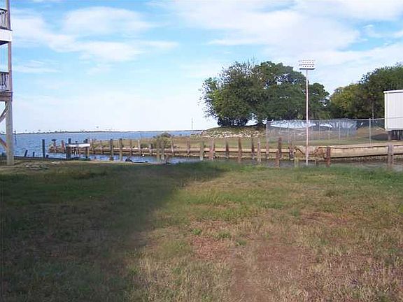 5th image of 834 Desoto Dr