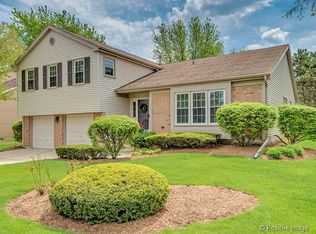 2340 Richmond Dr, Wheaton, IL