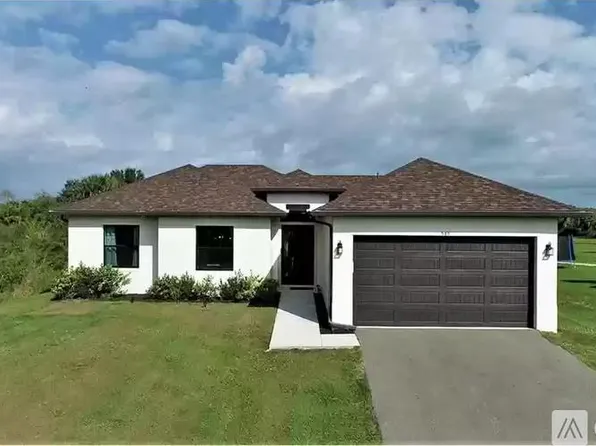 585 41st Ave NW, Naples, FL 34120