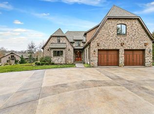 3030 Croatia Dr, Columbia, IL 62236