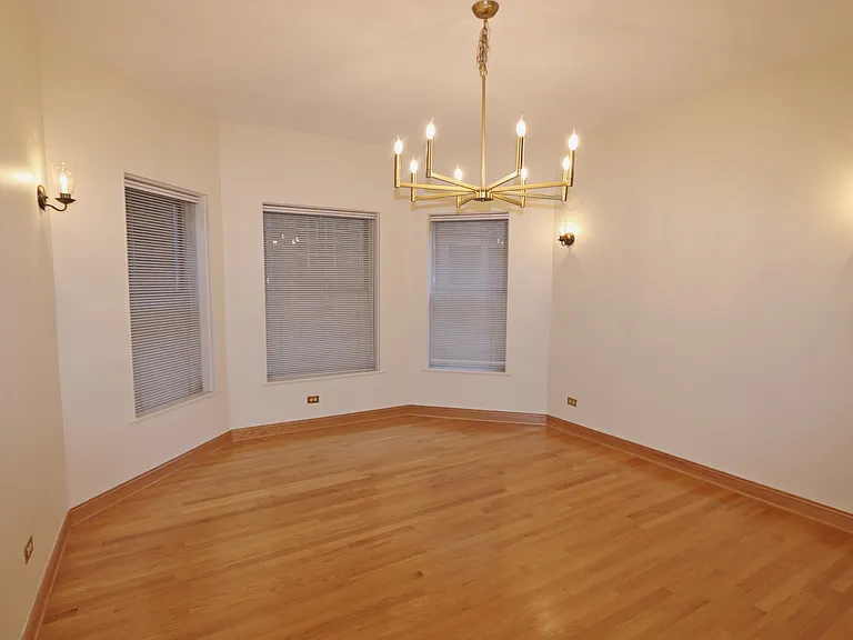 918 W Buena Ave #1 — Photo 9
