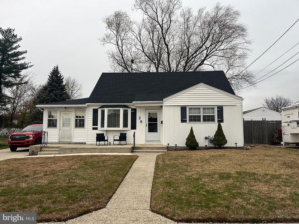 1st image of 28 Deborah Pl