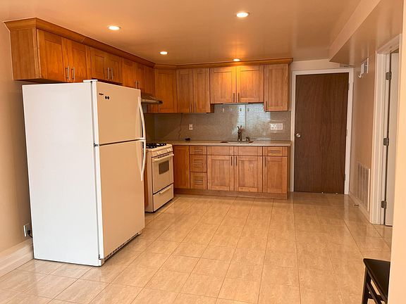 3rd image of 2307 31st Ave