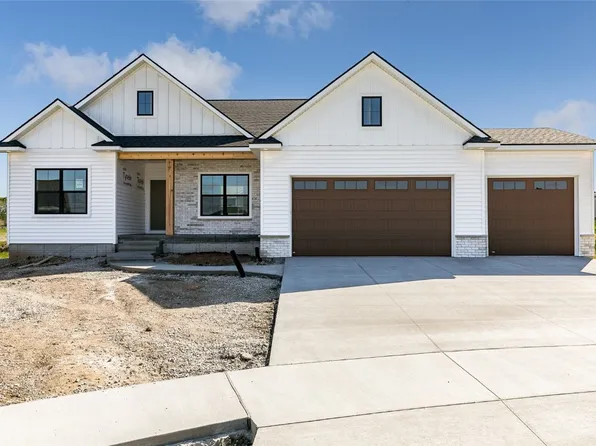 1060 Archer Dr, Marion, IA 52302