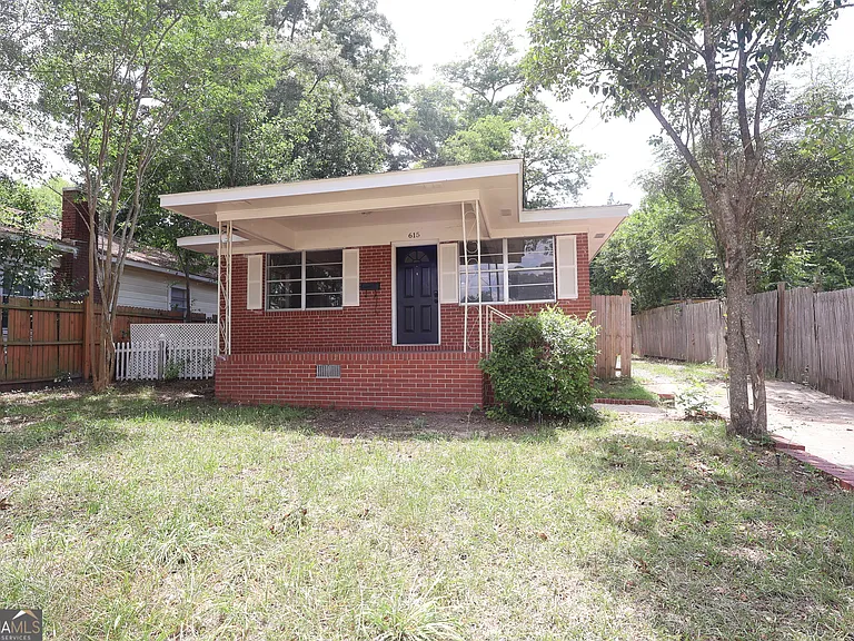 615 N Jefferson St NE — Photo 1