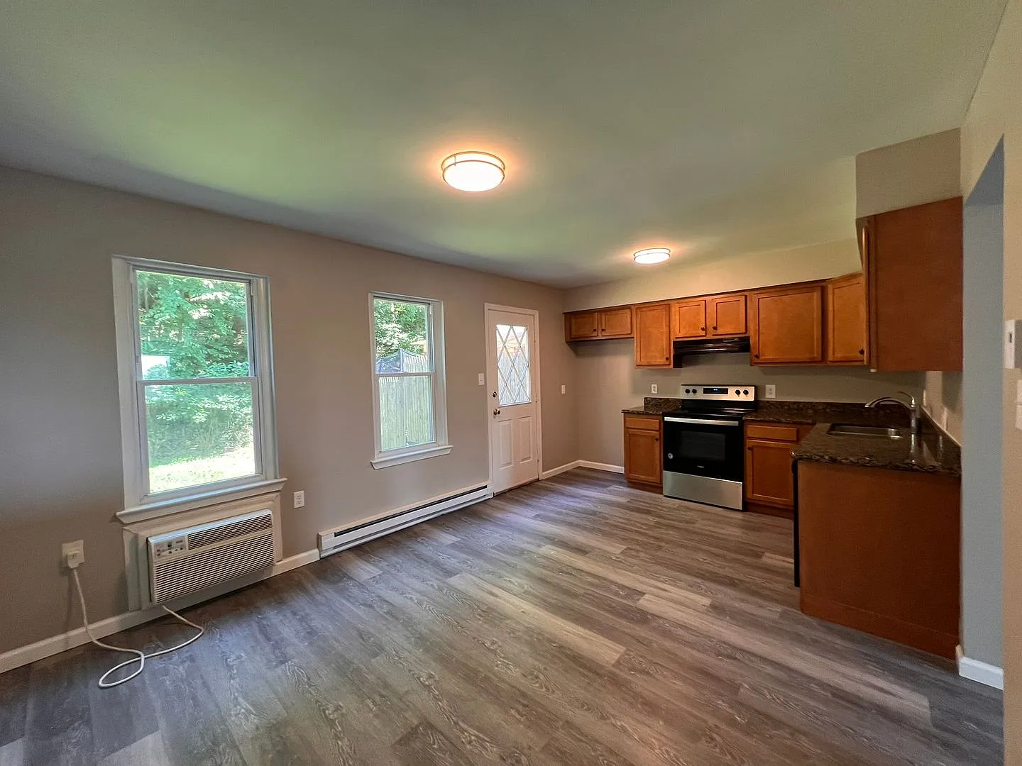 Available Immediately! End Unit 3br Townhome Near Emmaus! — Photo 3