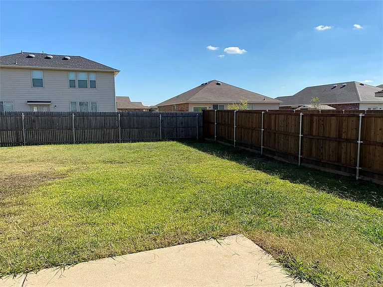 324 Chisholm Trl — Photo 37