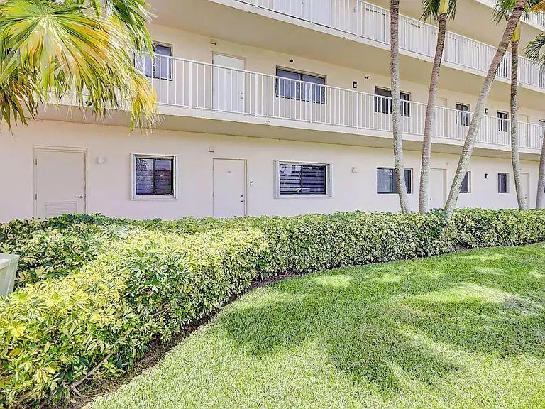 10102 S Ocean Dr #107 — Photo 30