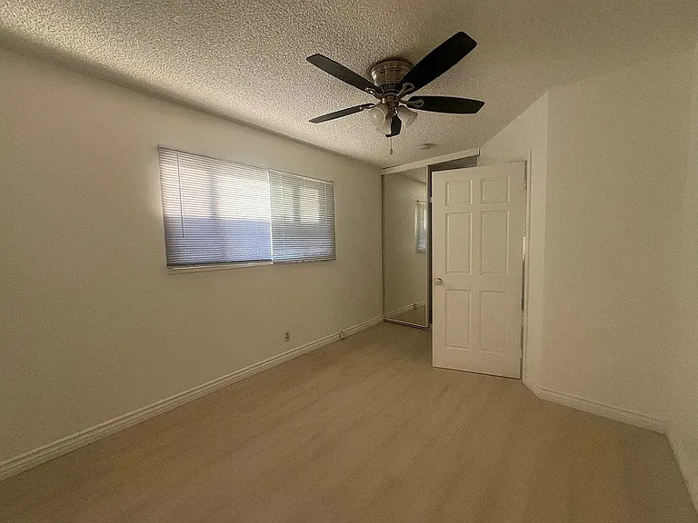 915 Edith Ave #B — Photo 4
