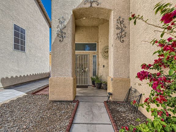 3rd image of 5912 Balsam Pine Dr