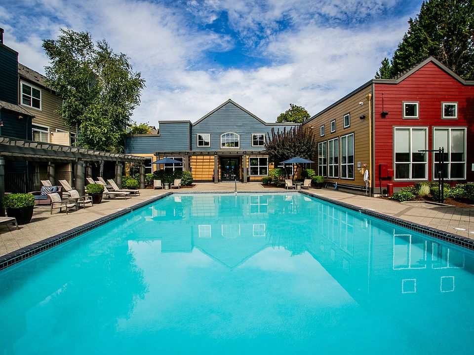 Seasonal Swimming Pool