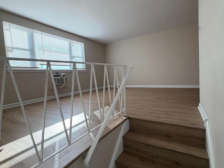 2343 Hoffnagle St — Photo 3