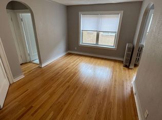 2445 E 72nd St #410, Chicago, IL 60649