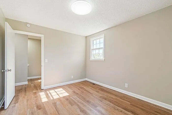 743 McPherson Dr — Photo 14