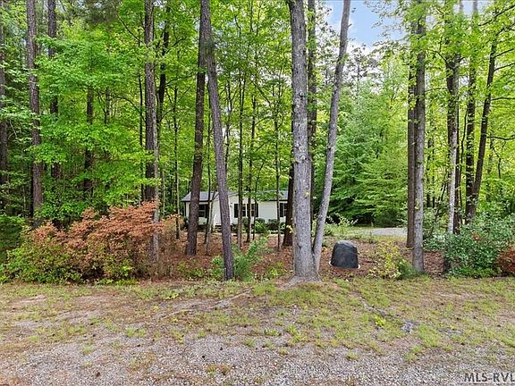3rd image of 85 Bayberry Ct