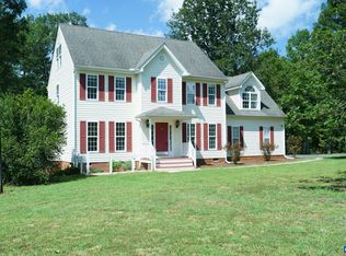 25 Glenmore Ln, Keswick, VA 22947