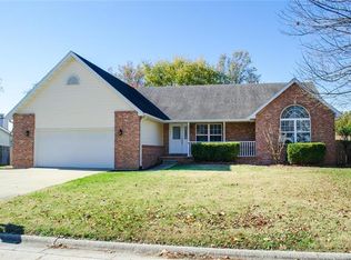 901 Mayfair Dr, Belleville, IL