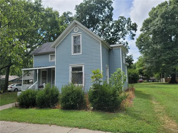 820 N Poplar St, Ottawa, KS 66067