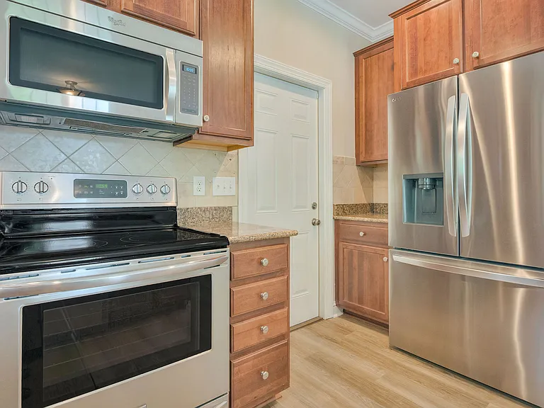 107 McKinnon Pl — Photo 3