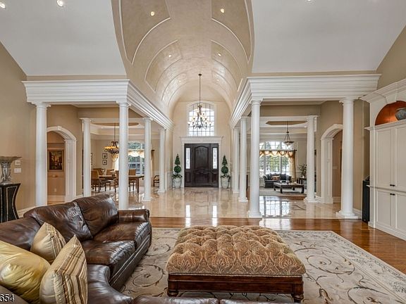 3rd image of 248 Old Turnpike Rd