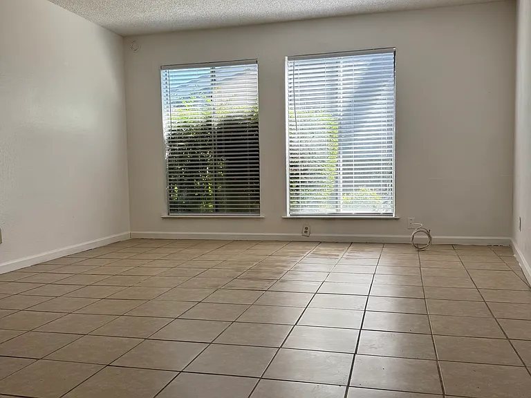 89 W Santana Ave #A — Photo 5