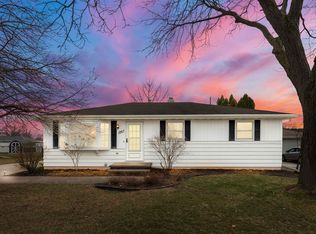 1267 Wild Rose Ln, Neenah, WI 54956