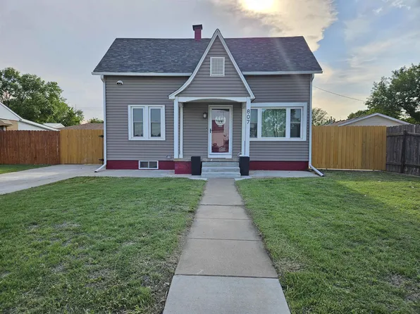 807 Main St, Victoria, KS 67671