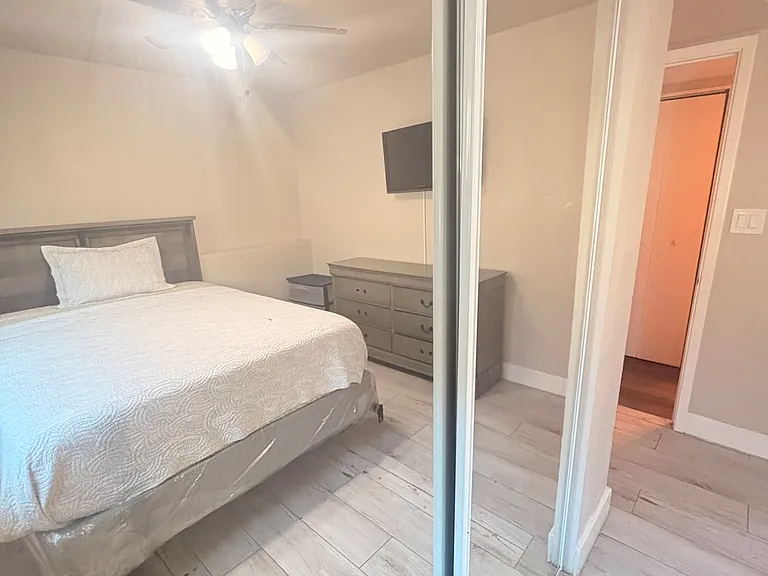 10028 W Sells Dr — Photo 12