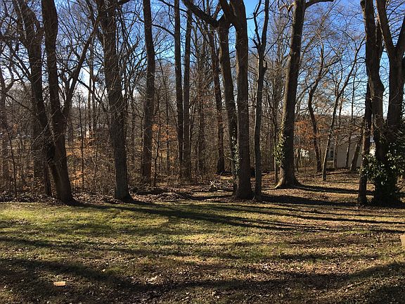 4th image of 218 Sherwood Hills Dr