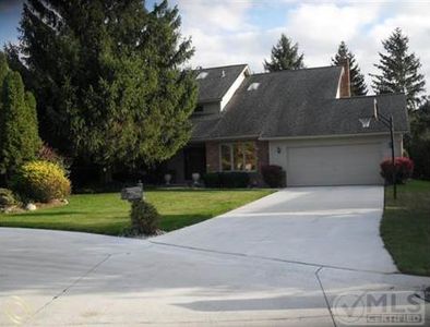 142 Stonetree Cir, Rochester Hills, MI, 48309