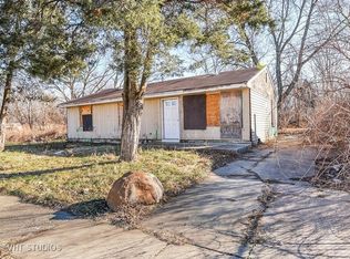 14034 S Finley Ave, Robbins, IL 60472