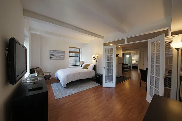 Rented by Manhattan Management Group | media 29