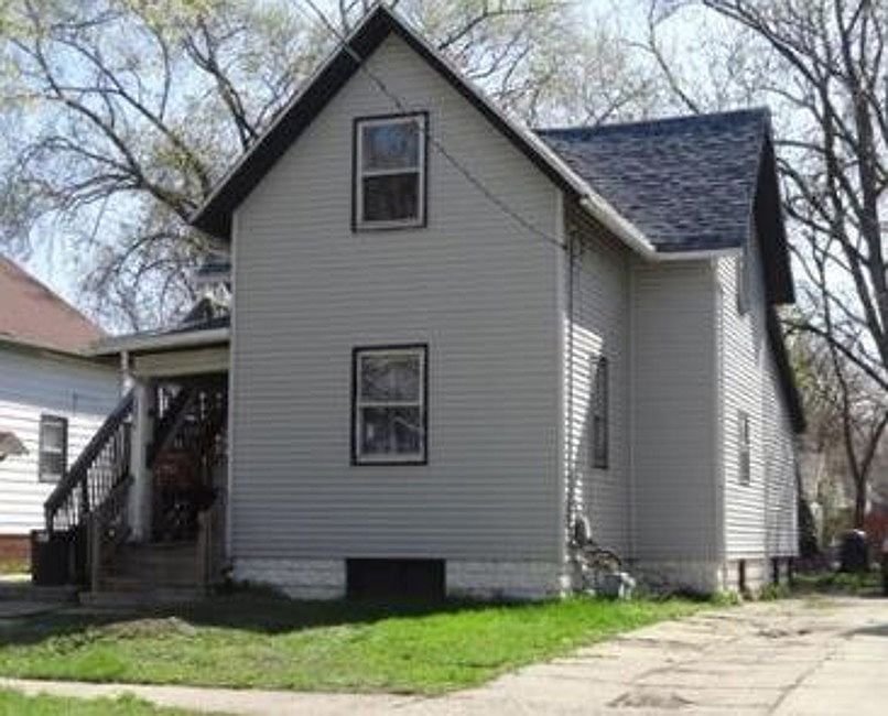 2236 8th St, Rockford, IL 61104 Zillow