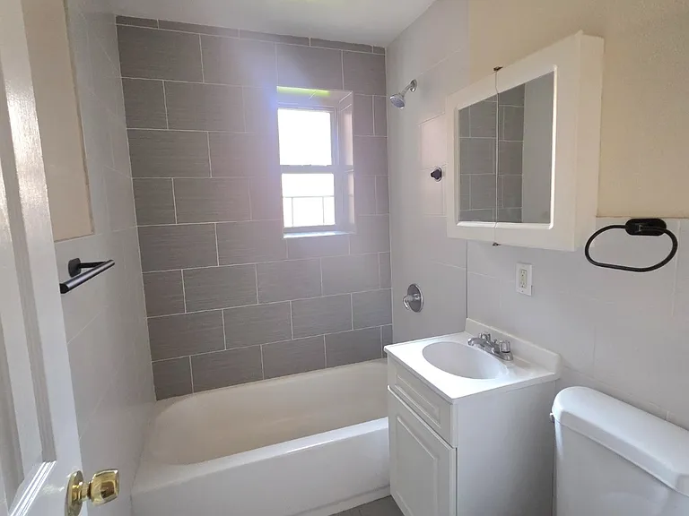 19536 Sagamore Ave #2 — Photo 5