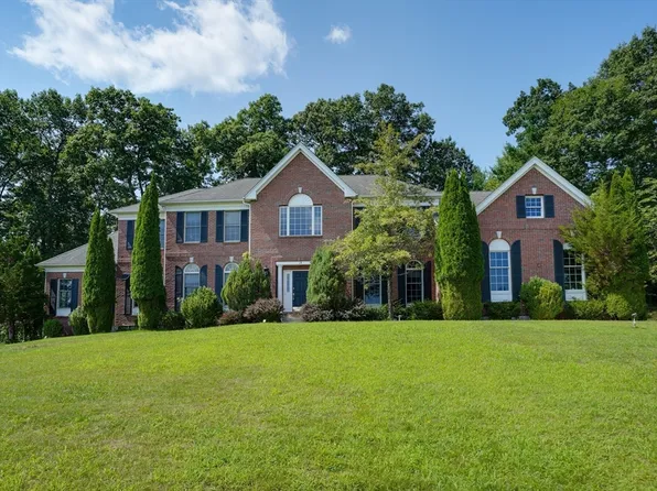 18 Valley View Dr, North Grafton, MA 01536