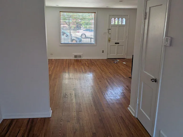 1249 Farragut Pl NE — Photo 3