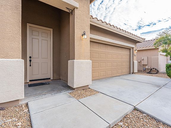 2nd image of 40021 N Cross Timbers Ct