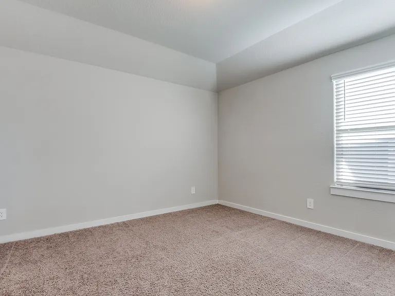 2412 Green River Rd — Photo 15