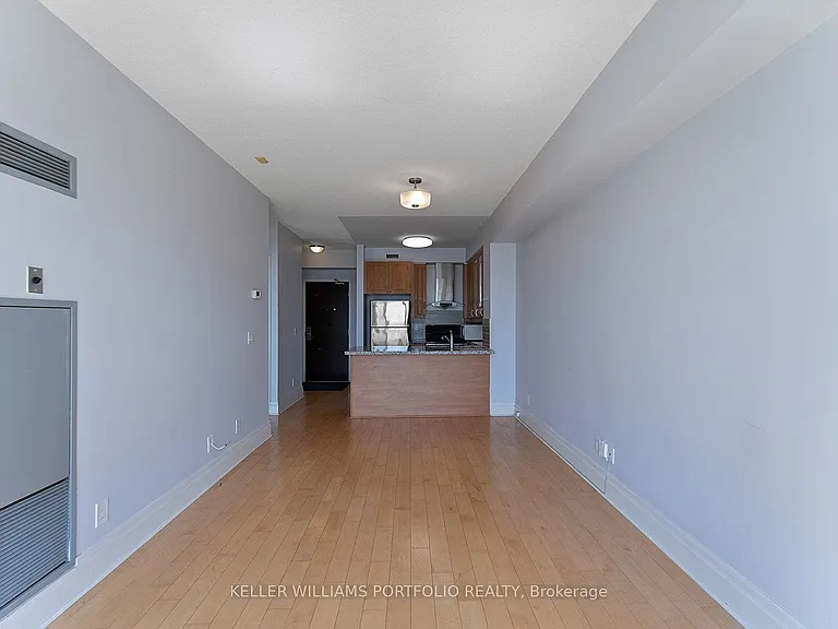39 Upper Duke Cres #607 — Photo 13