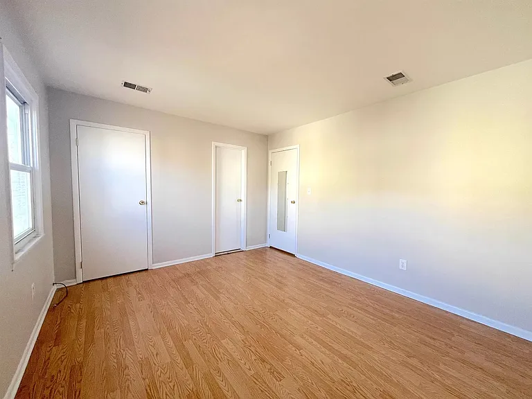 220 Bergen St #3 — Photo 2