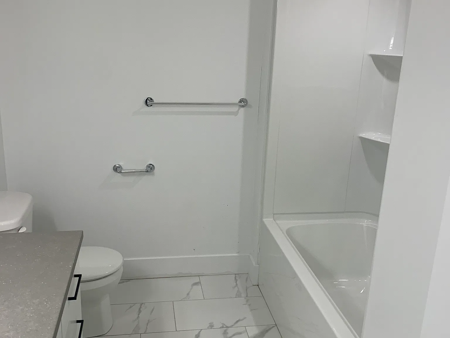 3 bed, 1.5 bath, 1400 sqft, $1,950 — Photo 2
