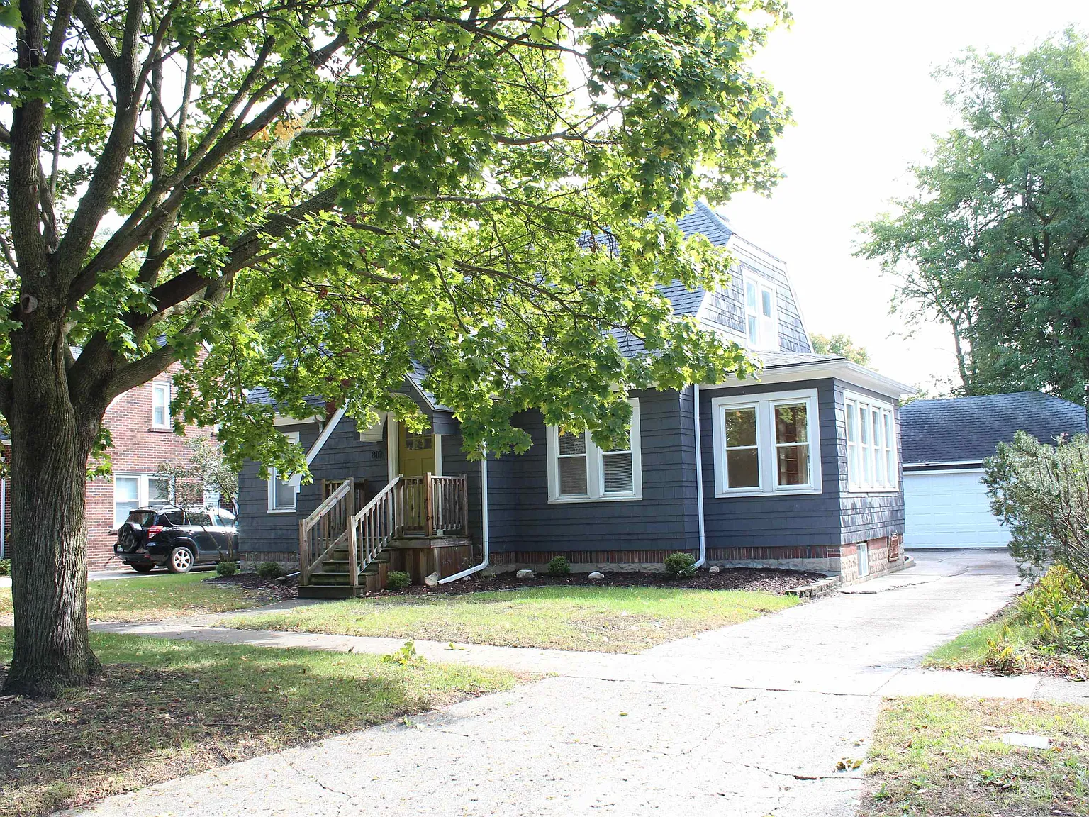 4 bed, 1.5 bath, 1795 sqft, $1,900 — Photo 2