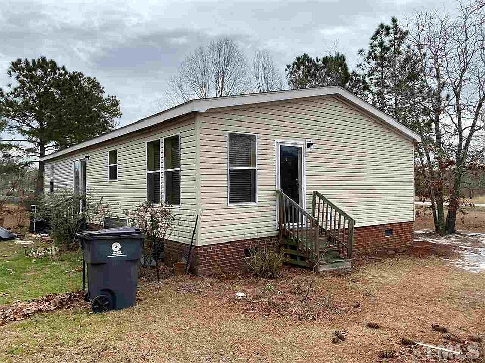 2nd image of 4006 Bluefield Ct NE