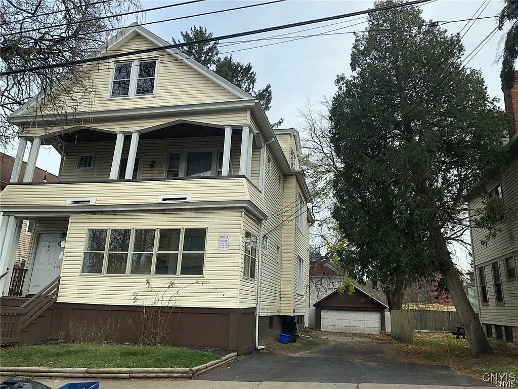 Photo 1 of 11 - 409 Westmoreland Ave #9 - Syracuse, NY Primary Photo - 409 Westmoreland Ave #9