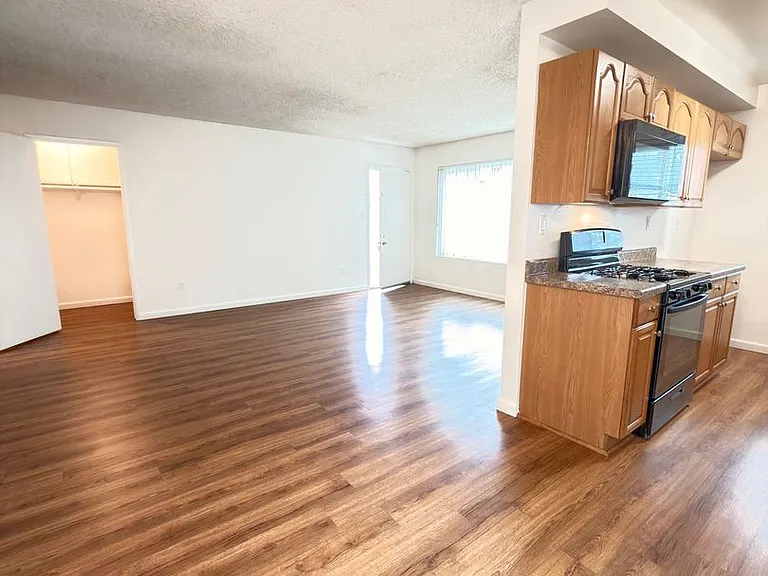 3701 Green Ave #3711 — Photo 2